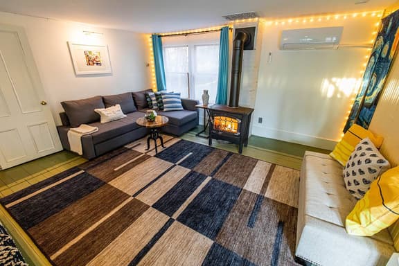 Retreat with Sauna in Historic Stone Ridge