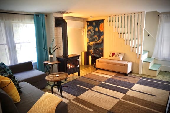 Retreat with Sauna in Historic Stone Ridge - Image 1